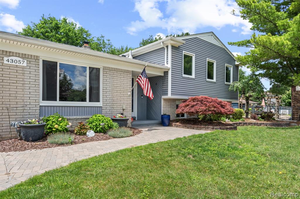 43057 Bond Court, Sterling Heights, MI 48313 — Photo 5