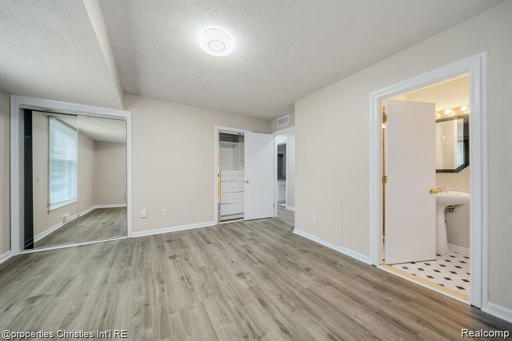 4912 S CLUNBURY Road, West Bloomfield, MI — Photo 20