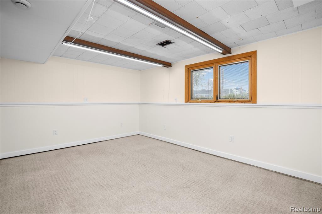 38027 Mallast Street, Harrison Township, MI — Photo 36