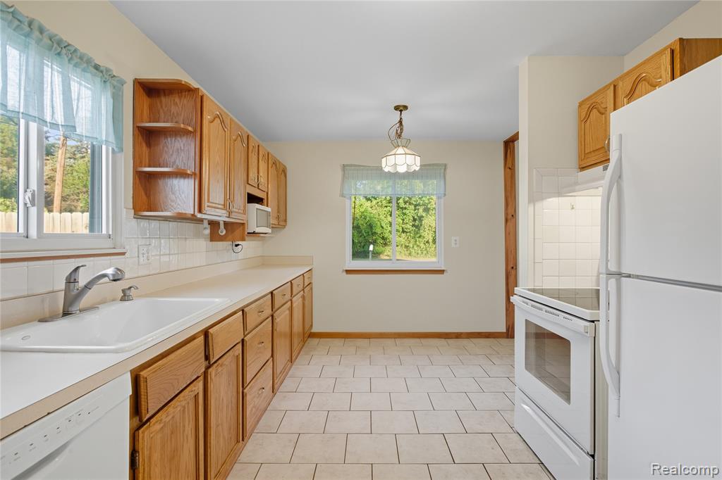 9404 Princess Street, Taylor, MI 48180 — Photo 14