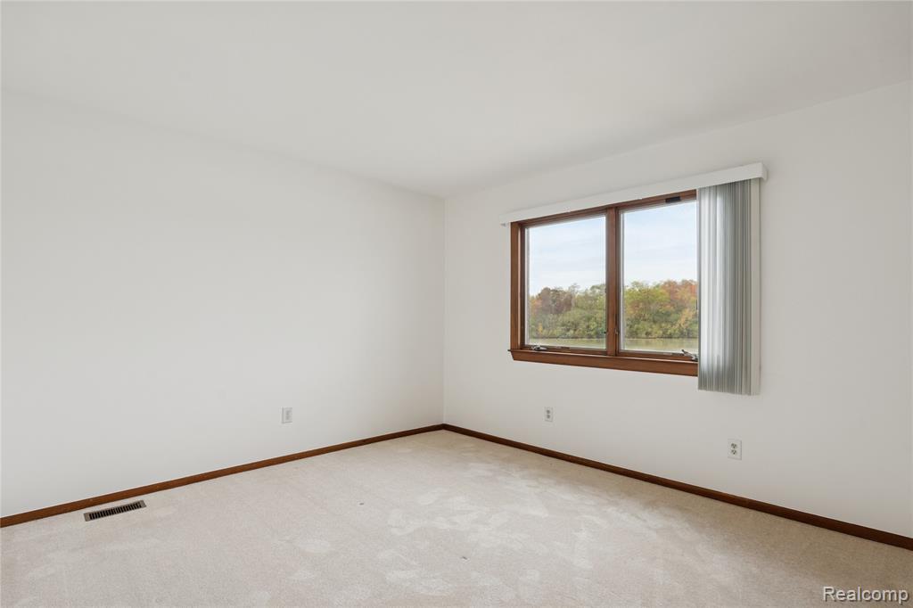 9502 Fenwin Drive, Grand Blanc, MI 48439 — Photo 27