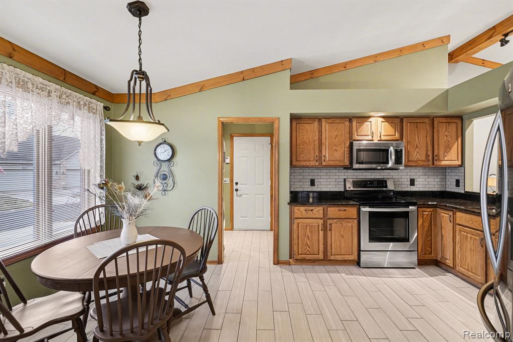 8062 Sawgrass Trail, 25, Grand Blanc, MI 48439 — Photo 10