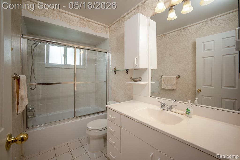27188 Weddel Avenue, Brownstown, MI 48183 — Photo 18