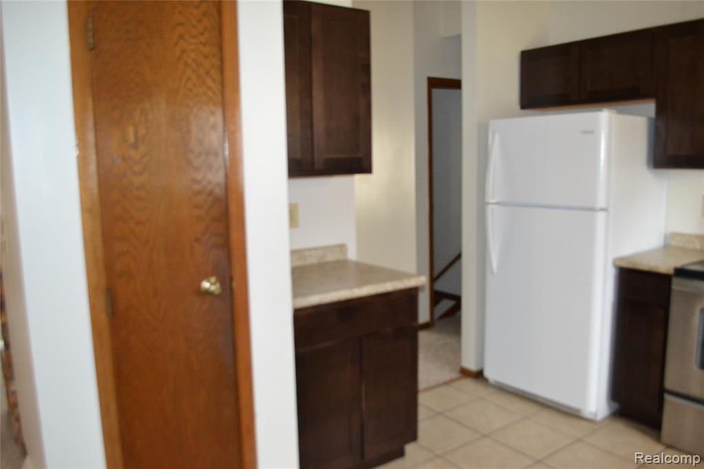 1119 River Valley Dr Drive, Flint, MI 48532 — Photo 8