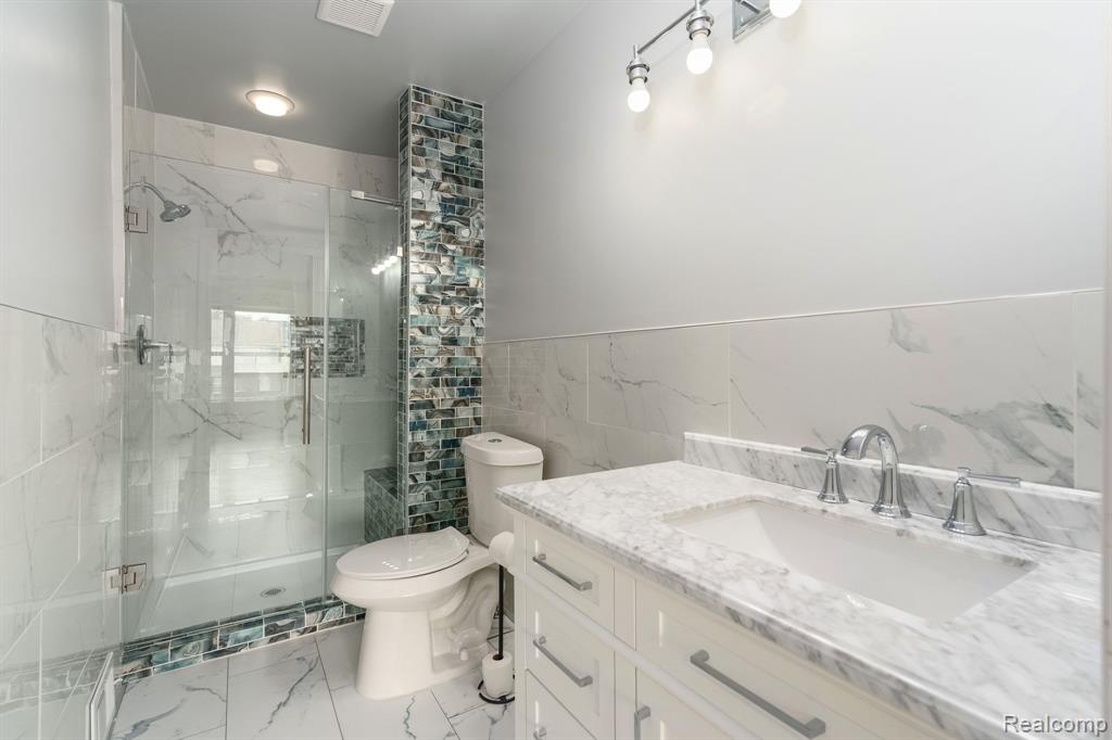 3104 Woods Circle, Detroit, MI 48207 — Photo 45