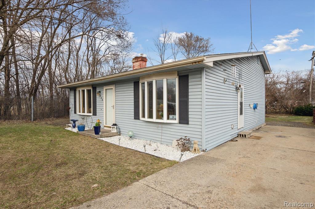749 Gates Avenue, Ypsilanti, MI 48198 — Photo 2