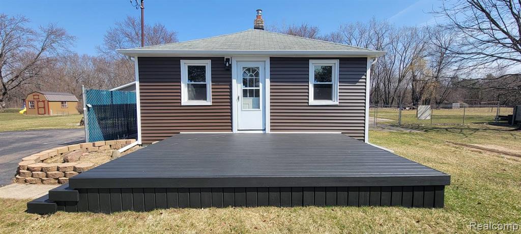 1201 Glendale Street, Burton, MI 48509 — front exterior