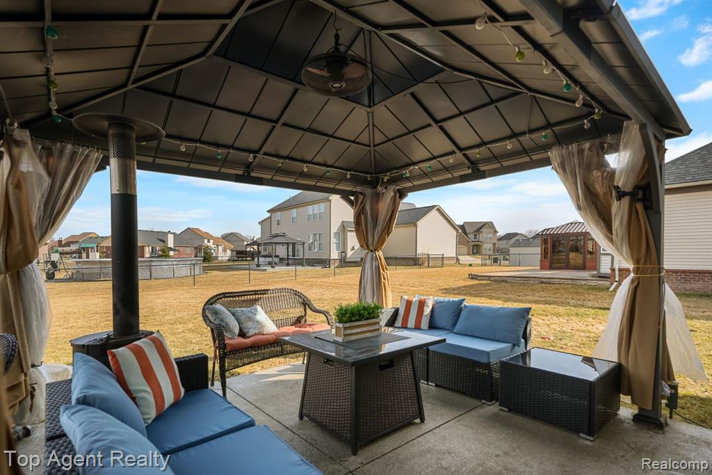 53501 MARY ANN Lane, New Baltimore, MI 48047 — Photo 34