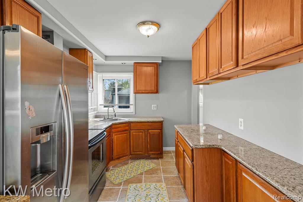 9226 GRANDVILLE Avenue, Detroit, MI 48228 — Photo 8