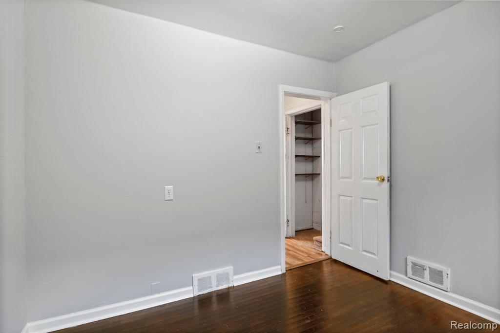 7027 HUDSON Avenue, Warren, MI 48091 — Photo 18