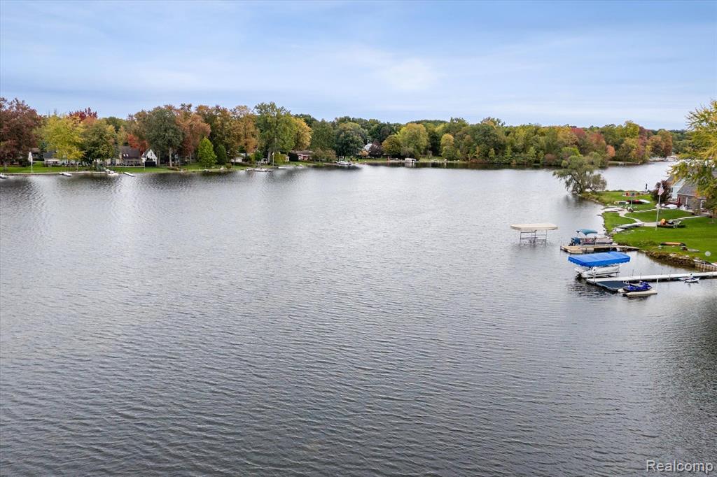 5630 Glen Echo Drive, Howell, MI 48843 — Photo 43