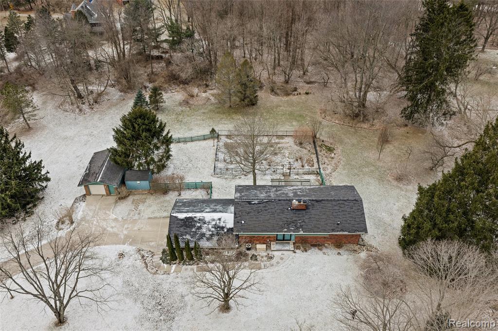 9801 Gibbs Road, Clarkston, MI 48348 — Photo 40