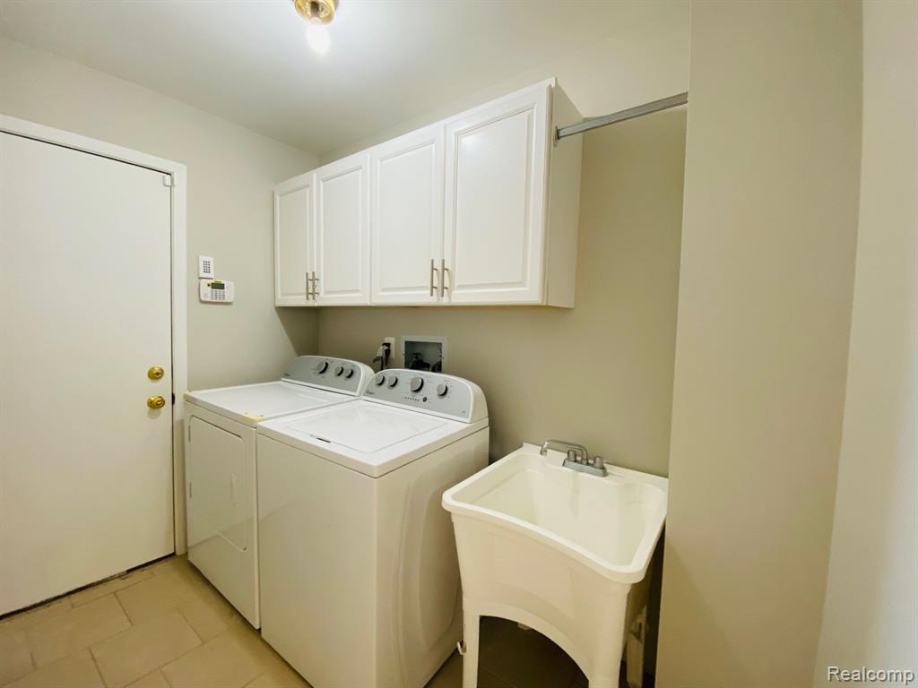 4038 Foxpointe Drive, West Bloomfield, MI 48323 — Photo 10