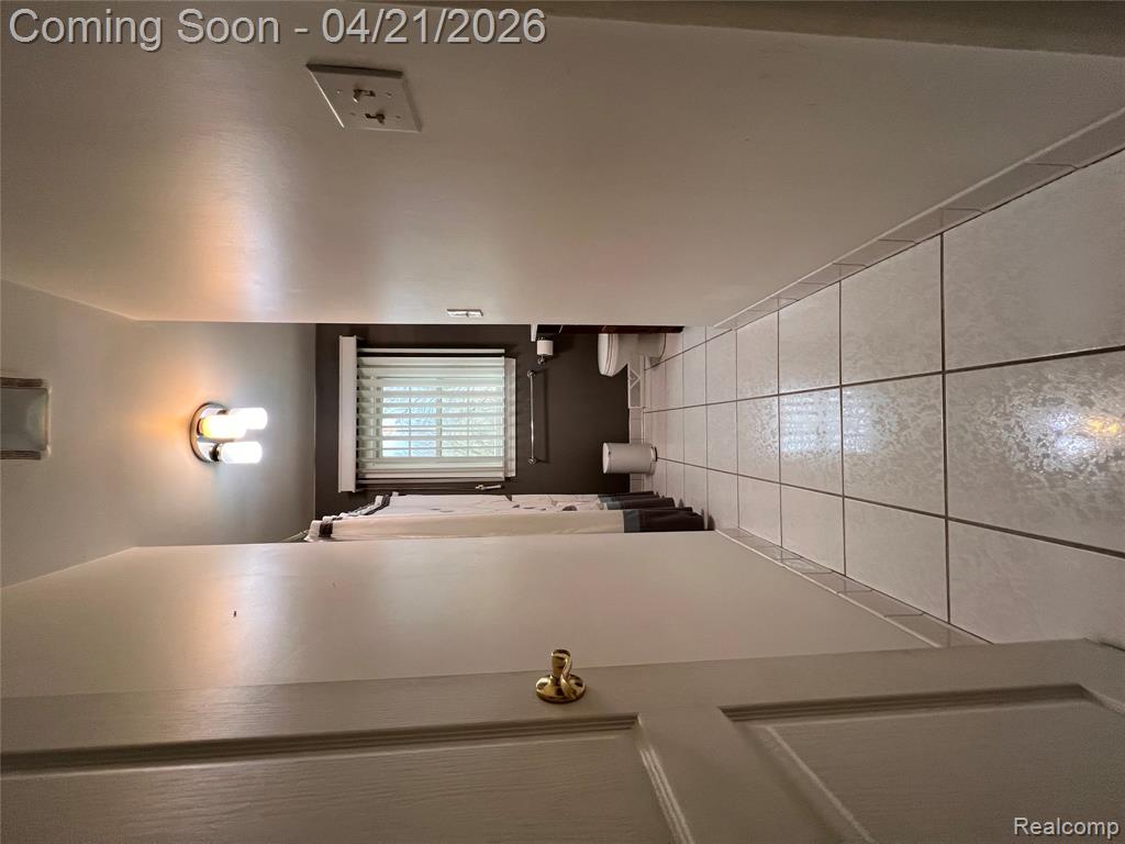 8299 Ridge Road, Goodrich Vlg, MI — Photo 22