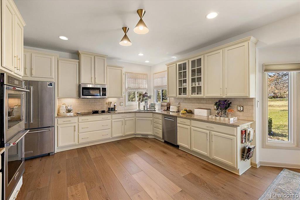 47082 NORTHUMBERLAND Street, Novi, MI — Photo 43