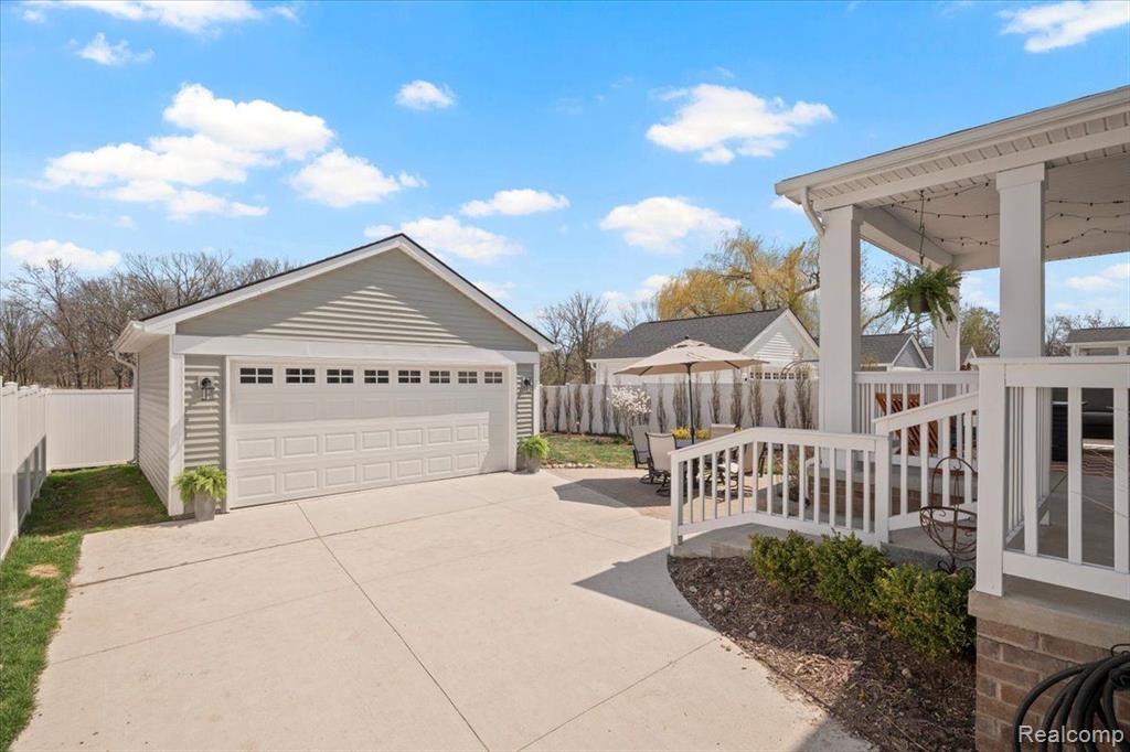 4250 KENT Road, Royal Oak, MI 48073 — Photo 40