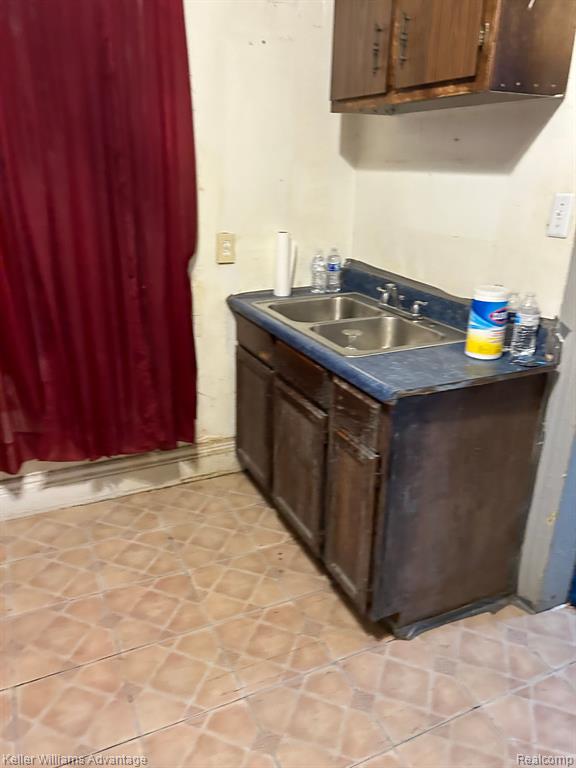 5111 SEYBURN Street, Detroit, MI 48213 — Photo 4