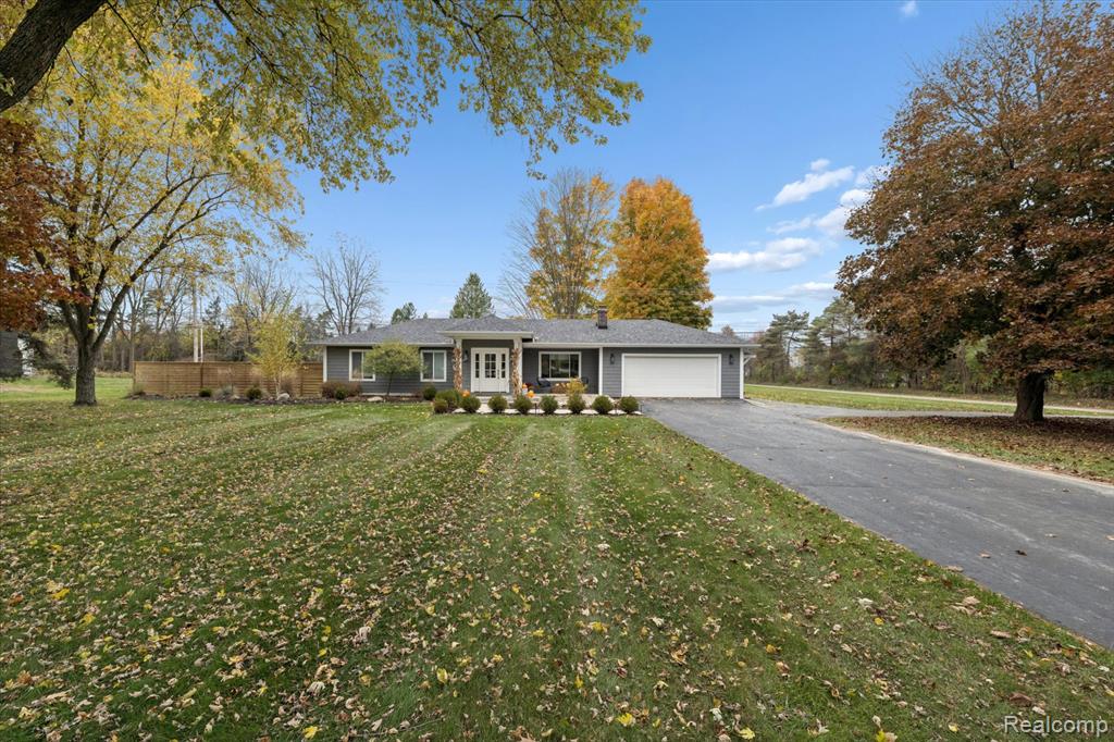 5100 Oak Hill Road, Clarkston, MI 48348 — Photo 3