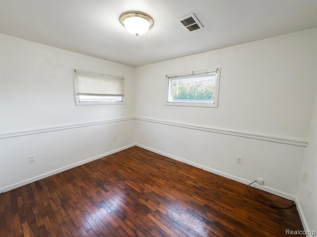 1087 W Kurtz Avenue, Flint, MI 48505 — Photo 4