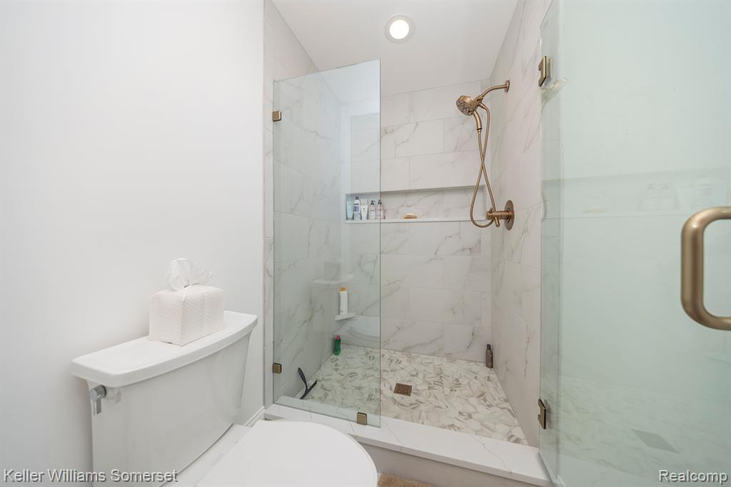 9732 FOREST RIDGE Drive, Clarkston, MI 48348 — Photo 32