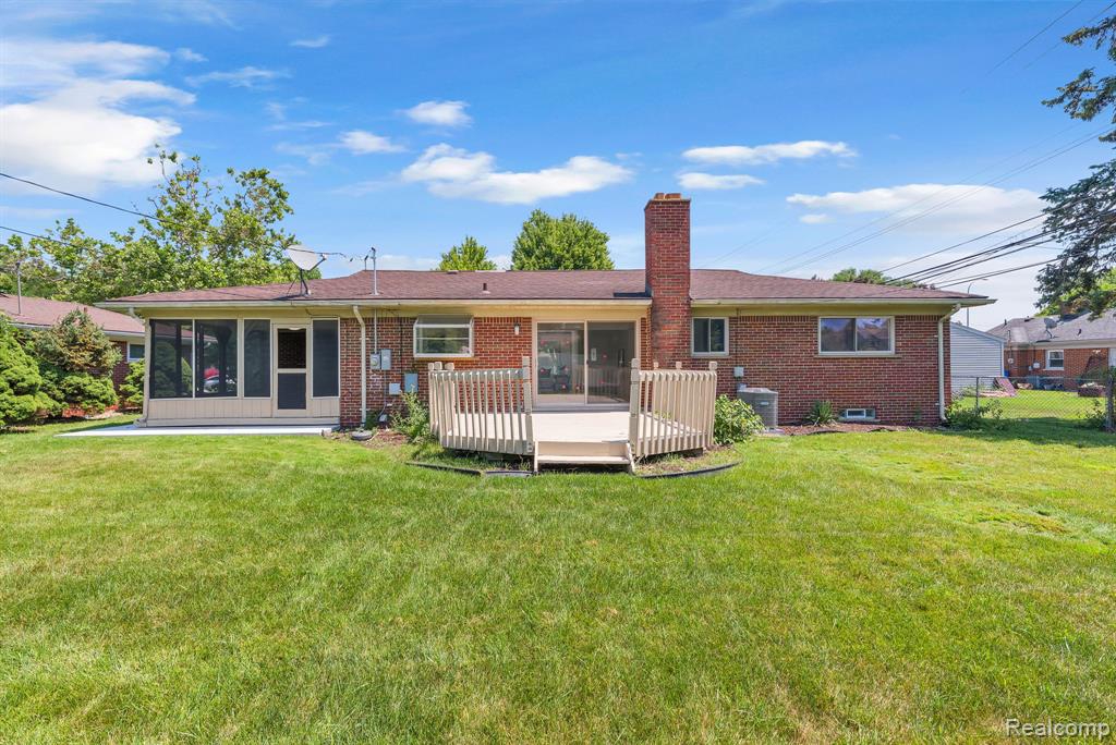 26327 Woodworth Circle, Dearborn Heights, MI 48127 — Photo 37