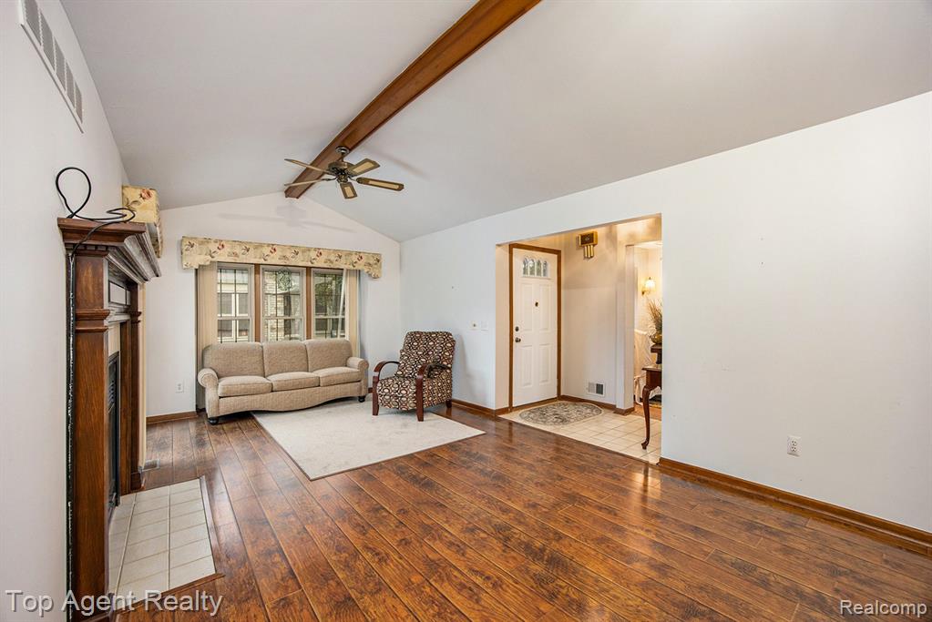 43378 Riverbend Boulevard, Clinton Twp, MI 48038 — Photo 11