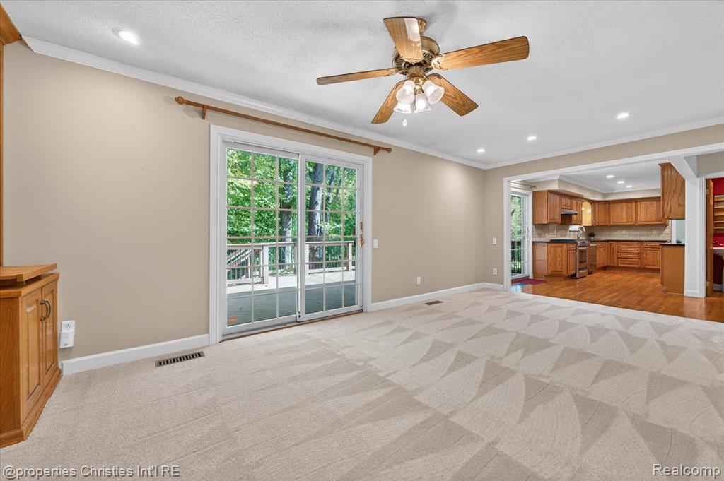 4352 Greenstown Drive, West Bloomfield, MI 48323 — Photo 12