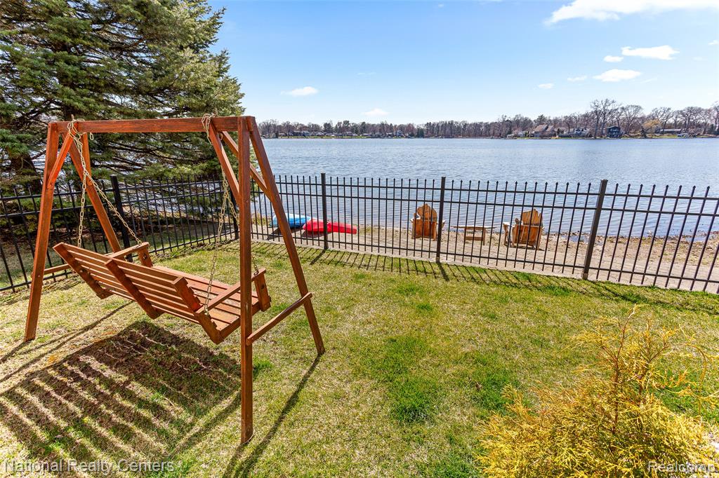 1100 Clearwater Boulevard, White Lake, MI — Photo 80