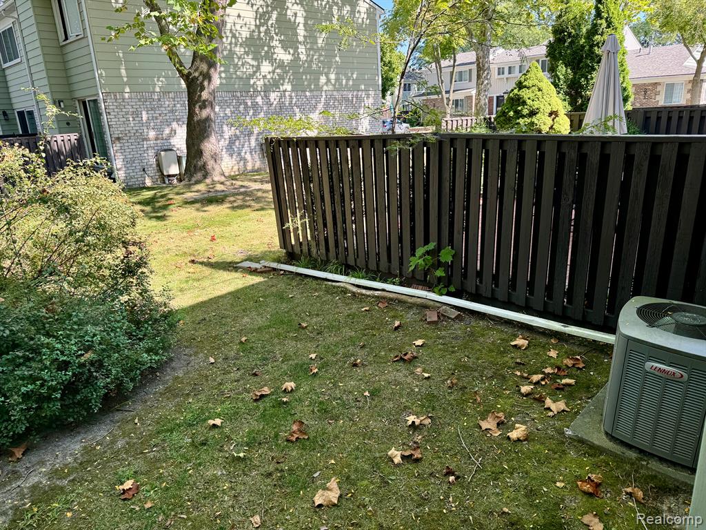 1976 RIDGE, Royal Oak, MI 48073 — Photo 31