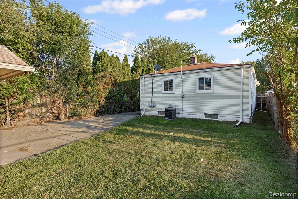 8475 Farnum Avenue, Warren, MI 48093 — Photo 21