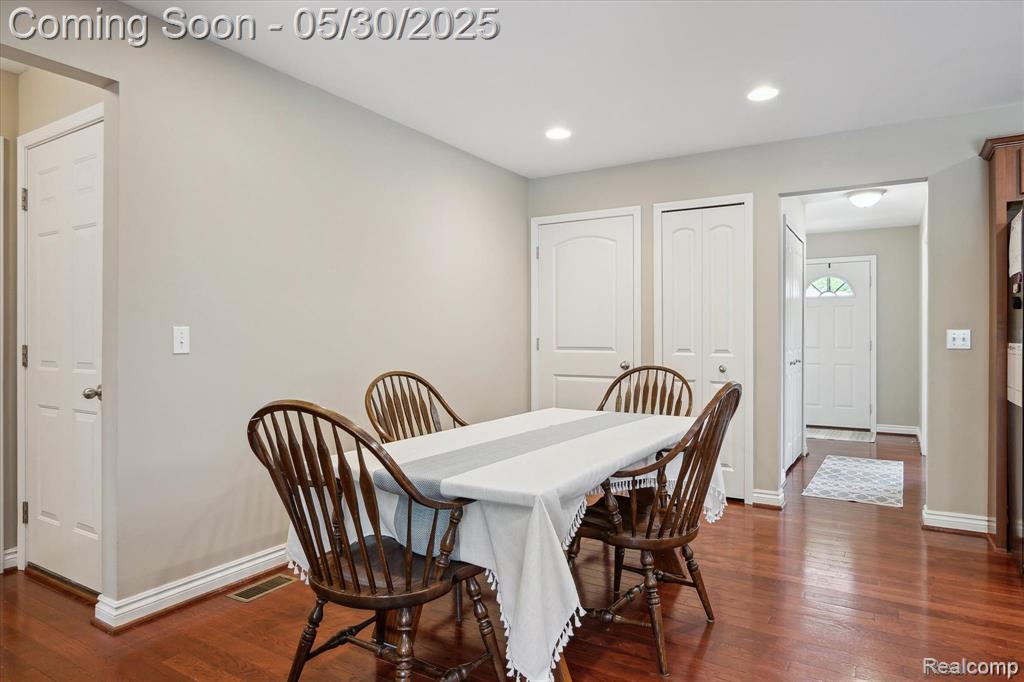 9267 Richfield, Livonia, MI 48150 — Photo 17