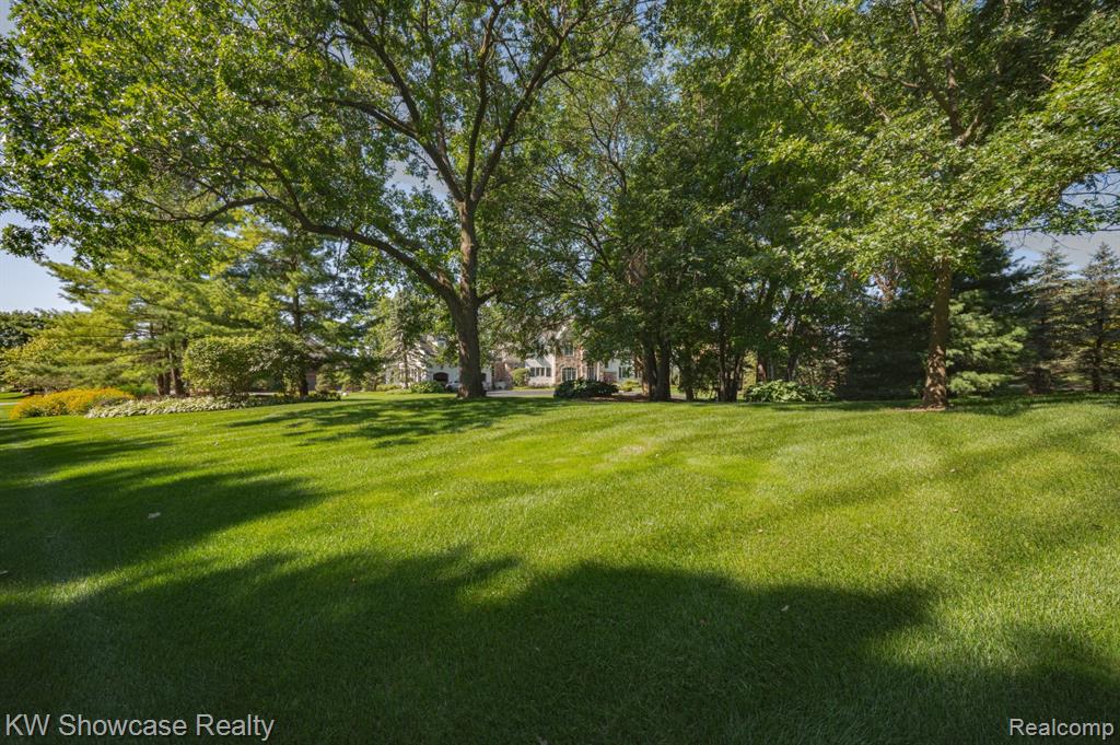 4334 Terra Ridge Drive, Milford, MI 48381 — Photo 15