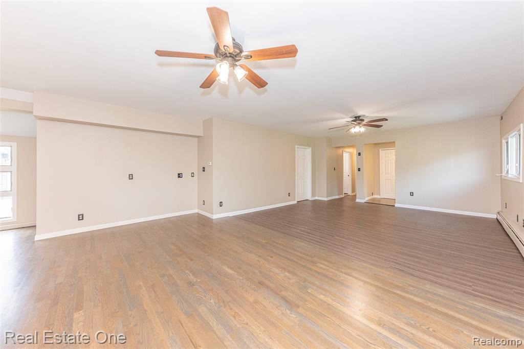 912 N Wixom Road, Wixom, MI 48393 — Photo 12