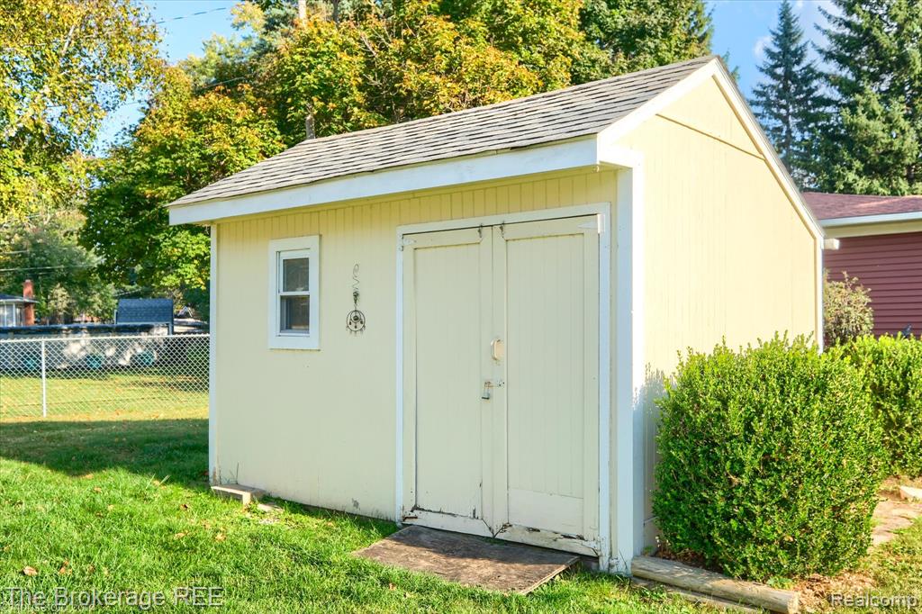 527 Amesbury Drive, Davison, MI 48423 — Photo 5