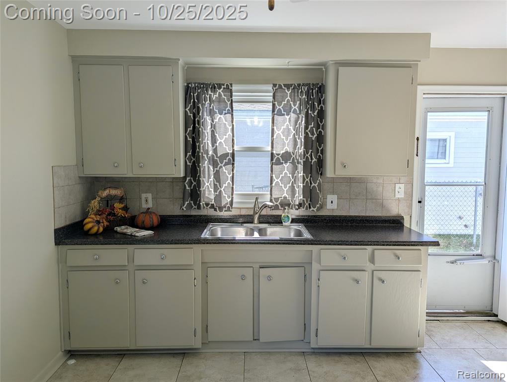 7401 Floral Street, Westland, MI — Photo 10