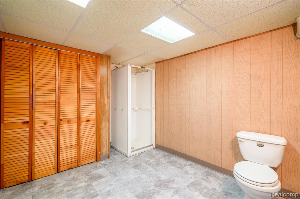 611 N IVANHOE Avenue, Ypsilanti, MI 48198 — Photo 28