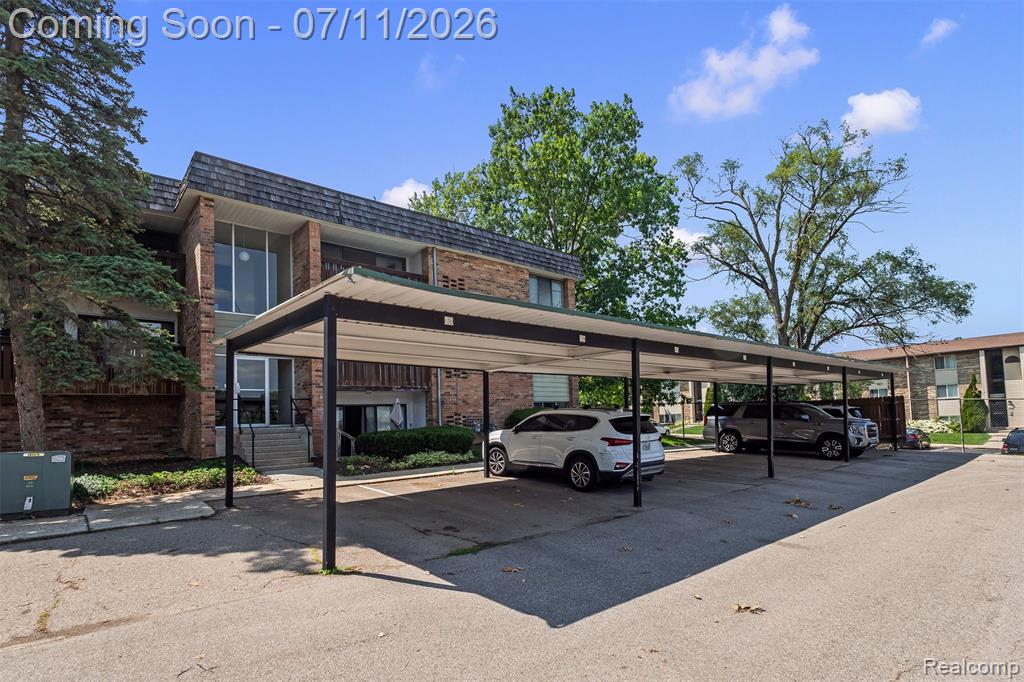 1255 S Maple Road, 101, Ann Arbor, MI 48103