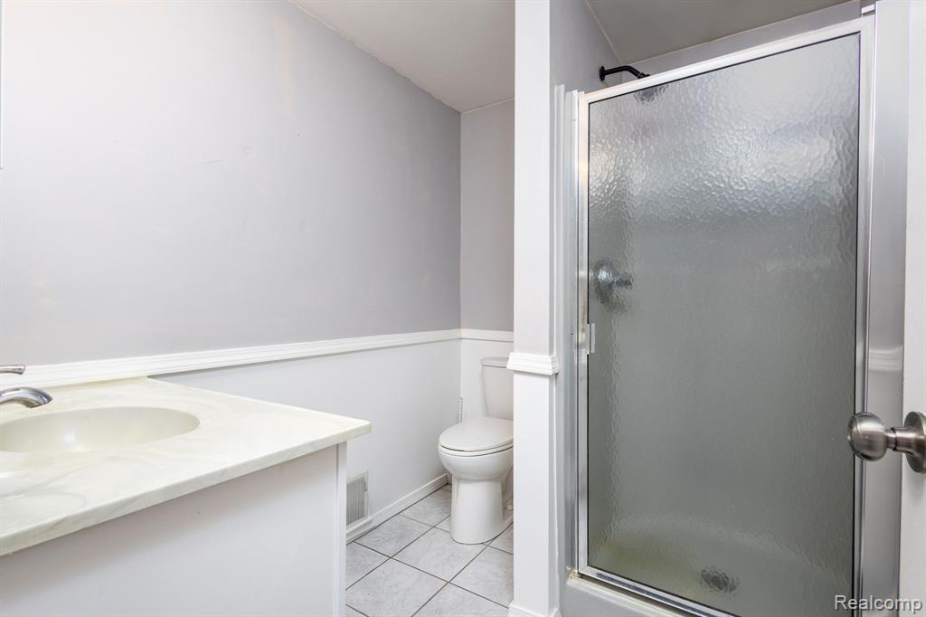 656 Lawson Drive, Lake Orion, MI 48362 — Photo 27