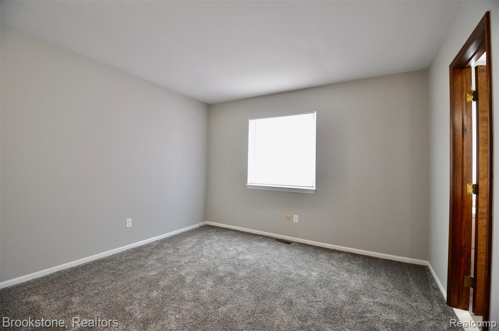 7244 Chapel View Drive, Clarkston, MI — Photo 36