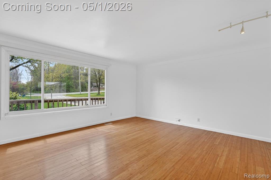 5457 E Frances Road, Mount Morris, MI 48458 — Photo 11