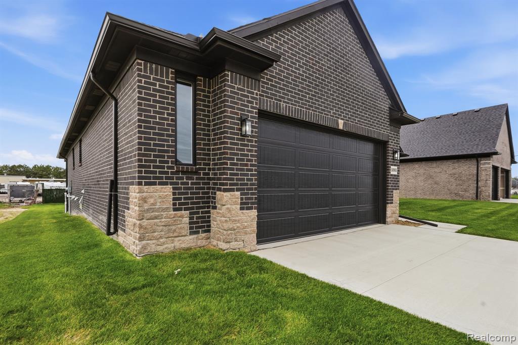 50965 Remar Farms Dr, Macomb, MI 48044 — Photo 3