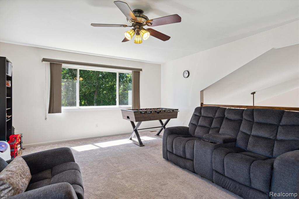 21111 GREENBRIAR Lane, South Lyon, MI 48178 — Photo 24
