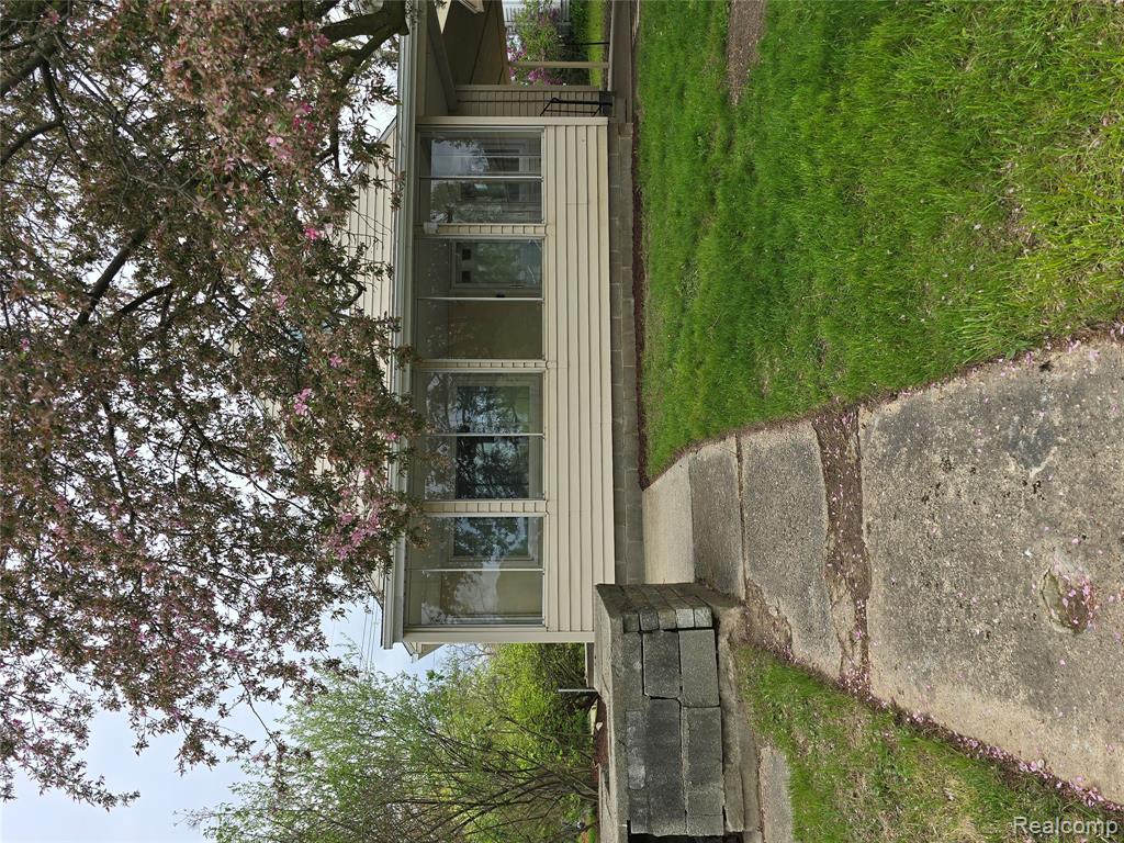 9114 Pontiac Lake Road, White Lake, MI — Photo 25