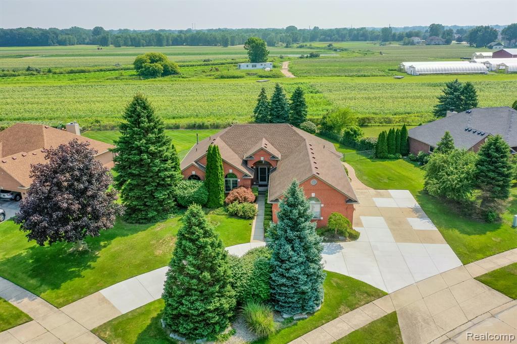 51384 Indian Pointe Drive, Macomb, MI 48042 — Photo 2