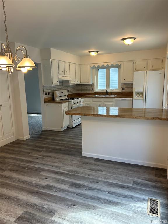 270 W Winds Drive, Almont, MI 48003 — Photo 23