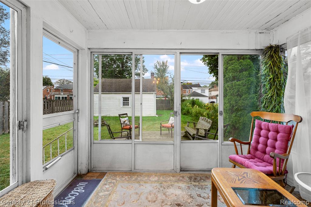 1677 Brys Drive, Grosse Pointe Woods, MI 48236 — Photo 20