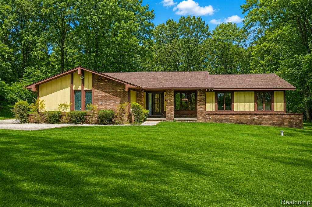 9730 Gibbs Road, Clarkston, MI 48348 — Photo 43