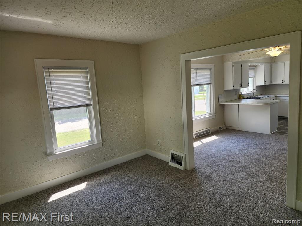 995 Lakeview Street, Waterford, MI 48328 — Photo 3