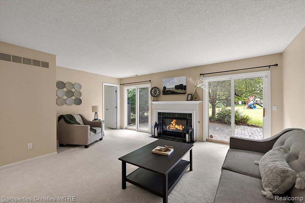 6873 Fox Lane, Waterford, MI 48327 — Photo 43