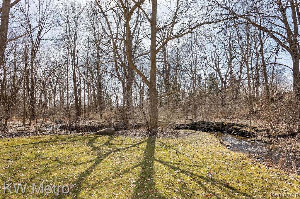 49151 RIDGE Court, Northville, MI 48168 — Photo 33